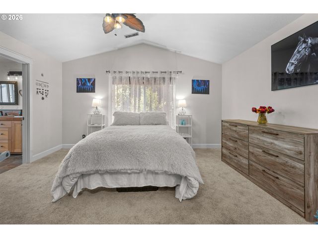 59951 ISABELLA Ln, St Helens, OR 97051