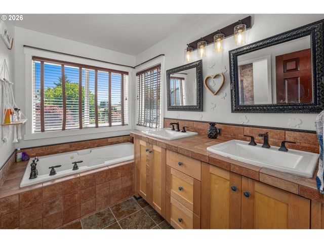 59951 ISABELLA Ln, St Helens, OR 97051
