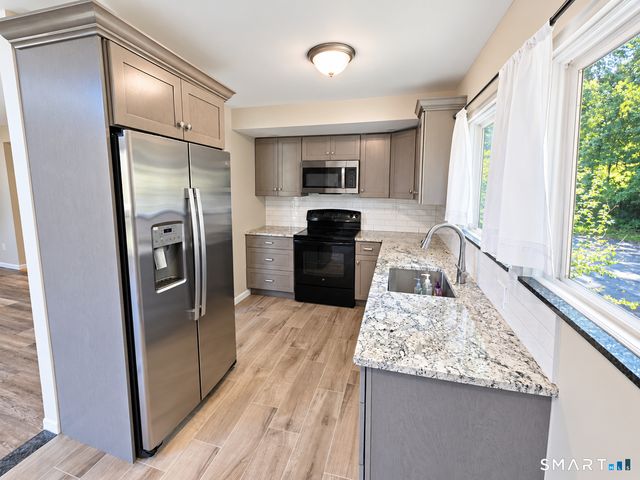 229 Bacon Pond Road 313, Woodbury, CT 06798
