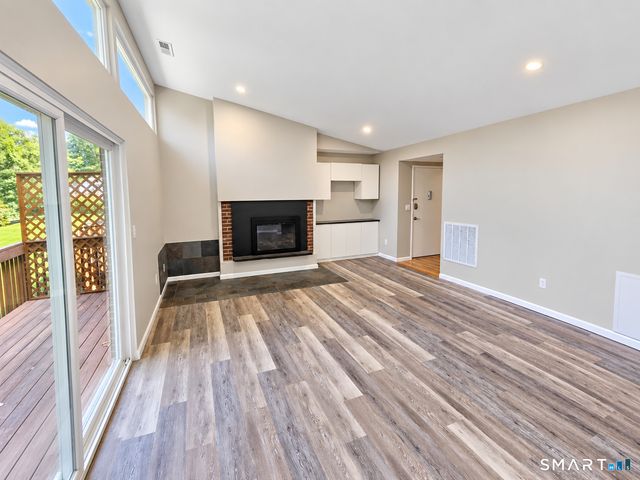 229 Bacon Pond Road 313, Woodbury, CT 06798