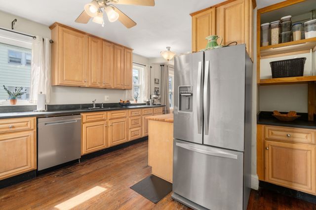 37 Everett St 1, Waltham, MA 02453