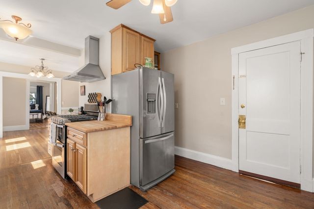 37 Everett St 1, Waltham, MA 02453