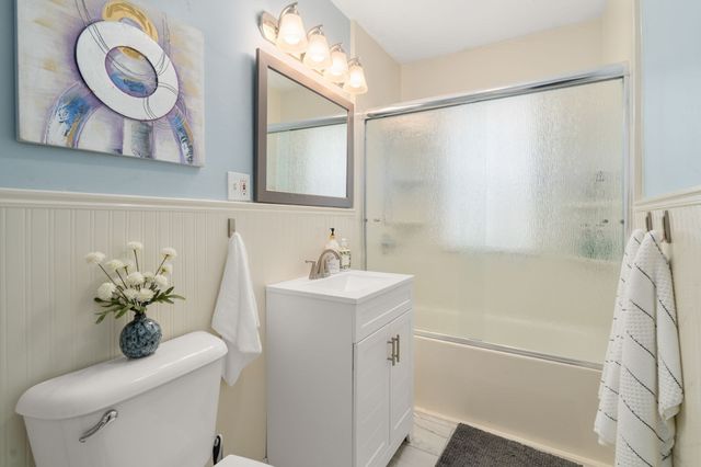 37 Everett St 1, Waltham, MA 02453