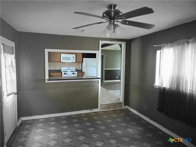 101 E Halstead Avenue, Copperas Cove, TX 76522