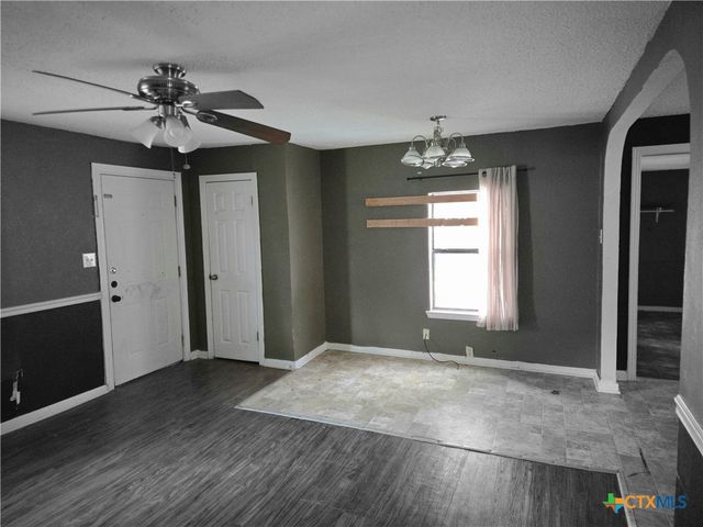 101 E Halstead Avenue, Copperas Cove, TX 76522