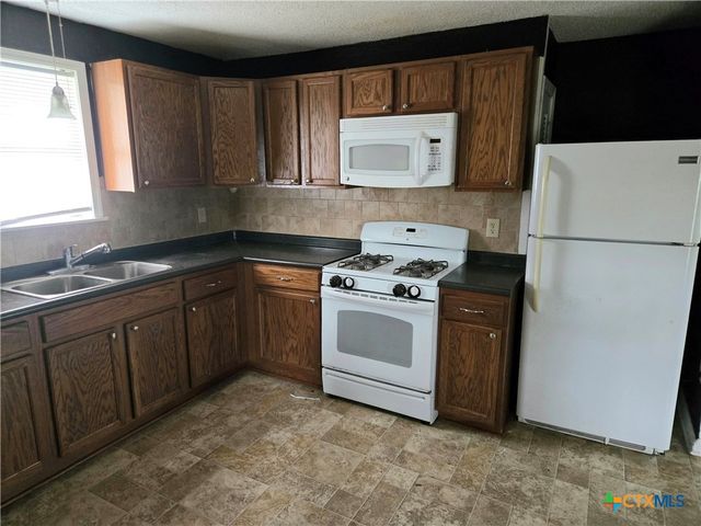 101 E Halstead Avenue, Copperas Cove, TX 76522