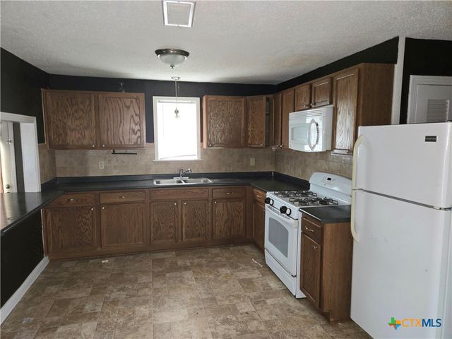 101 E Halstead Avenue, Copperas Cove, TX 76522