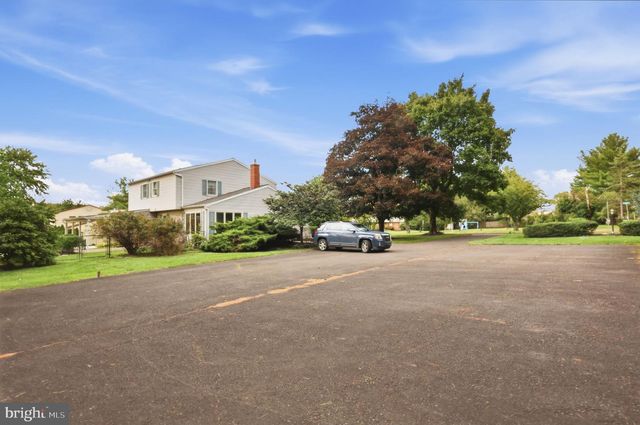 389 UPPER HOLLAND RD, Richboro, PA 18954