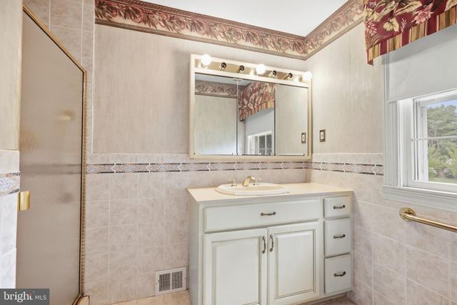 389 UPPER HOLLAND RD, Richboro, PA 18954