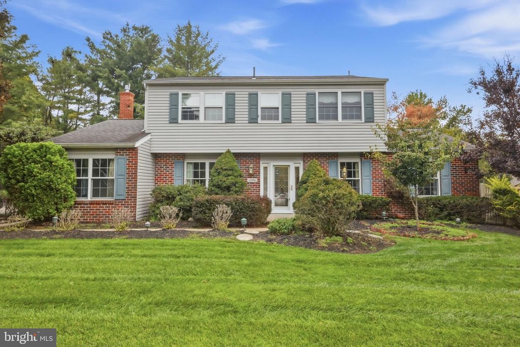 389 UPPER HOLLAND RD, RICHBORO, PA 18954 — exterior