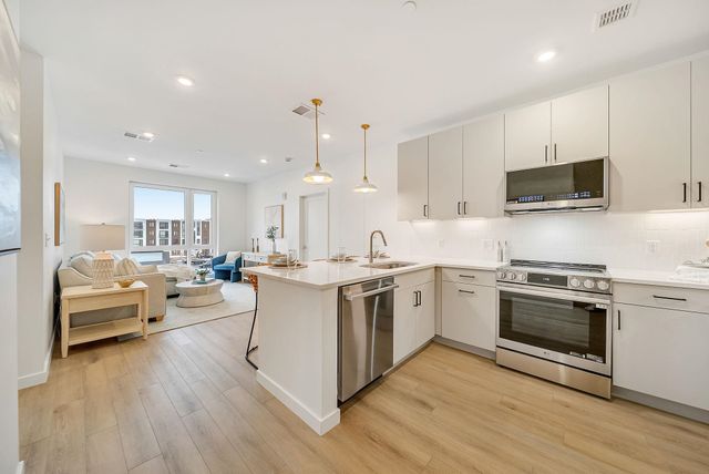 80 Constitution Ave Unit 226, Portsmouth, NH 03801