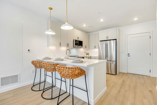 80 Constitution Ave Unit 226, Portsmouth, NH 03801