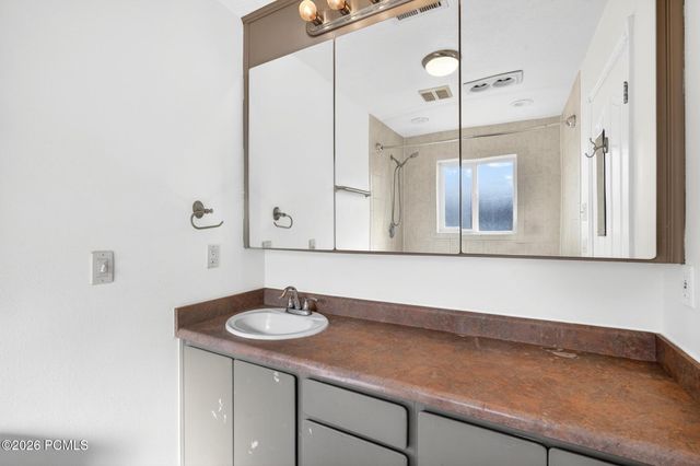 640 N Juniper Street, Hildale, UT 84784