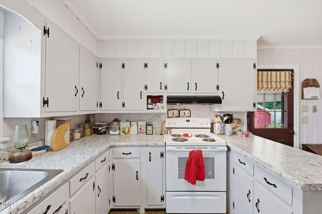 500 Oakwood Lane, Graham, NC 27253