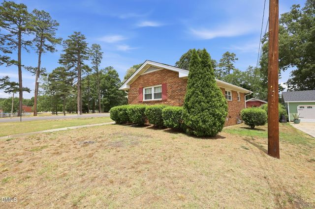 500 Oakwood Lane, Graham, NC 27253
