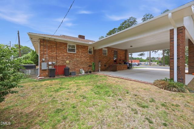 500 Oakwood Lane, Graham, NC 27253