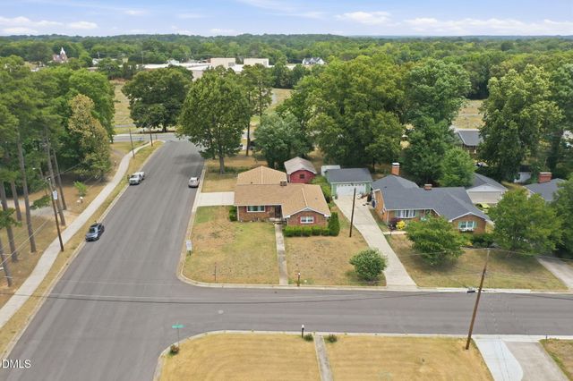 500 Oakwood Lane, Graham, NC 27253