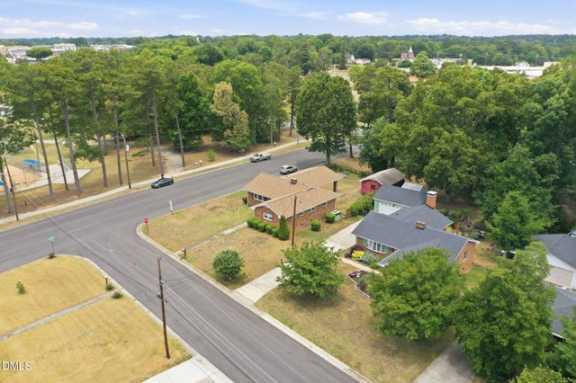 500 Oakwood Lane, Graham, NC 27253