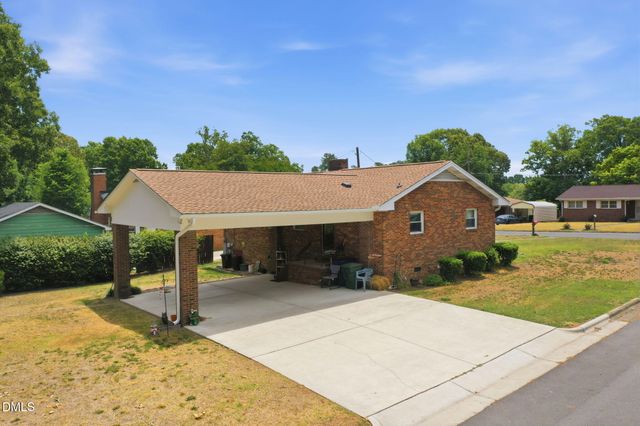 500 Oakwood Lane, Graham, NC 27253