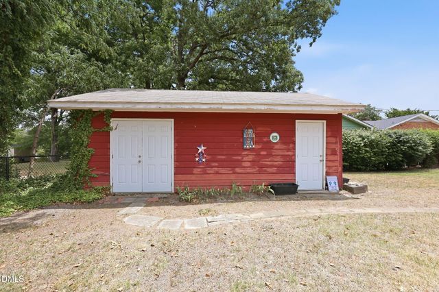 500 Oakwood Lane, Graham, NC 27253