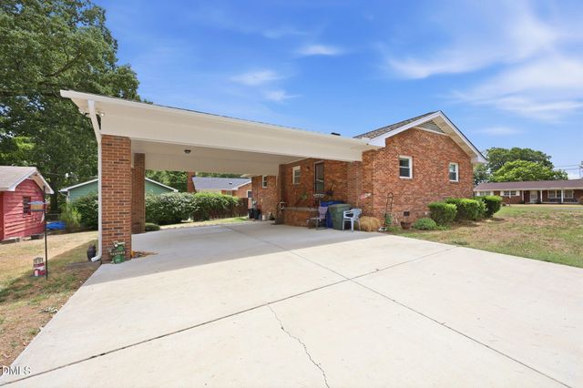 500 Oakwood Lane, Graham, NC 27253
