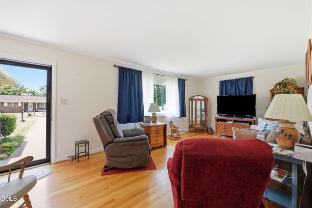 500 Oakwood Lane, Graham, NC 27253