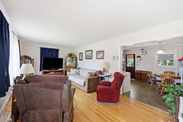 500 Oakwood Lane, Graham, NC 27253