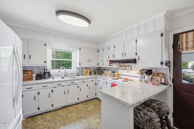 500 Oakwood Lane, Graham, NC 27253