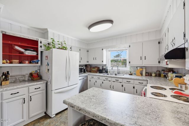 500 Oakwood Lane, Graham, NC 27253