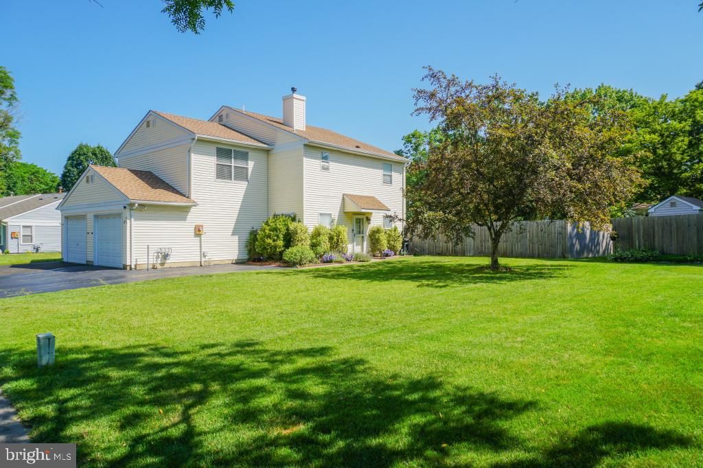 21 SPYGLASS CT, Hightstown, NJ 08520