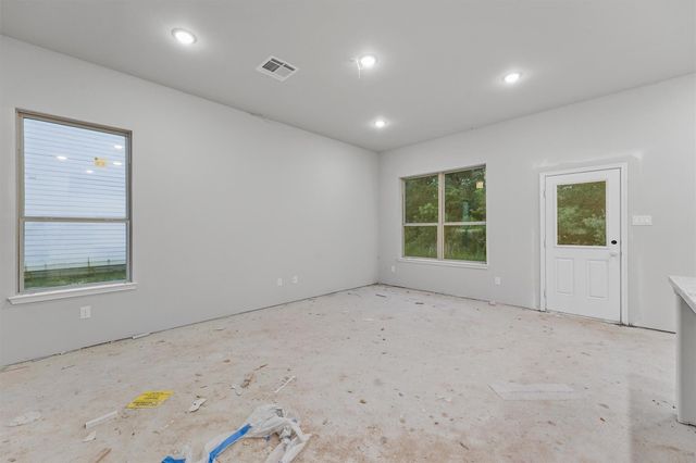 286 County Road 5102f, Cleveland, TX 77327