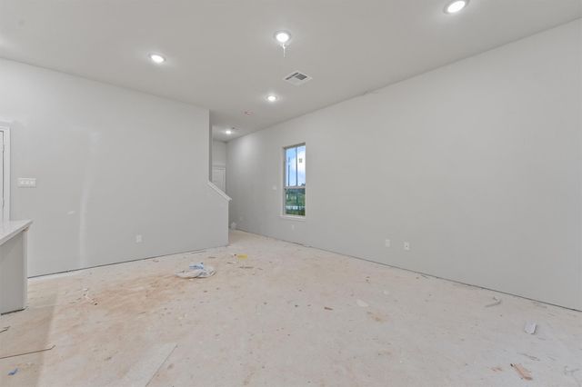 286 County Road 5102f, Cleveland, TX 77327