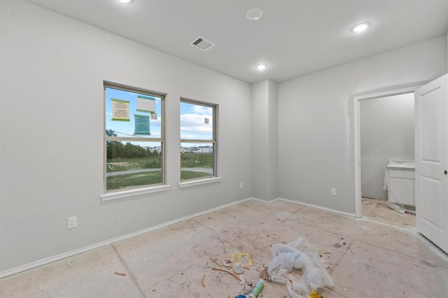 286 County Road 5102f, Cleveland, TX 77327