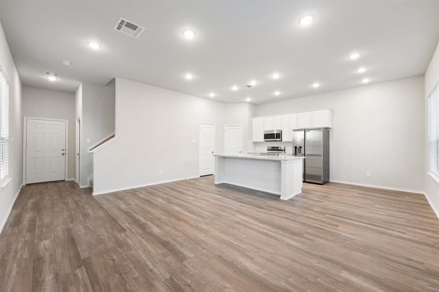 286 County Road 5102f, Cleveland, TX 77327