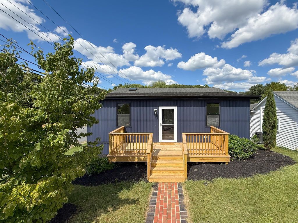 1401 B ST, Waynesboro, VA 22980