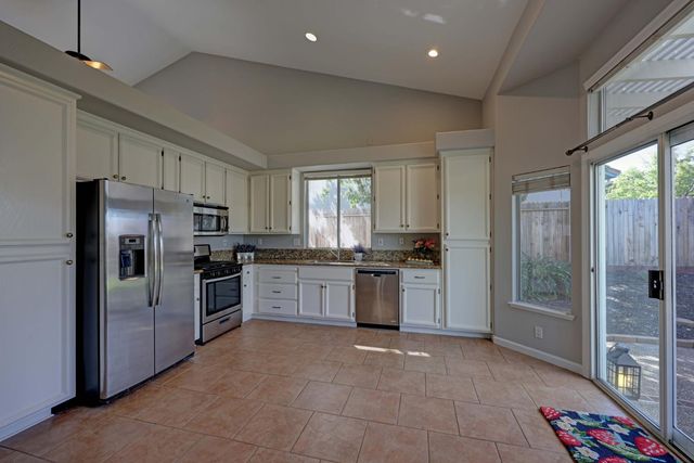 6428 Emerald Dr, Rocklin, CA 95677