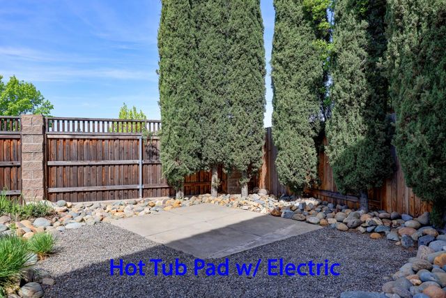 6428 Emerald Dr, Rocklin, CA 95677