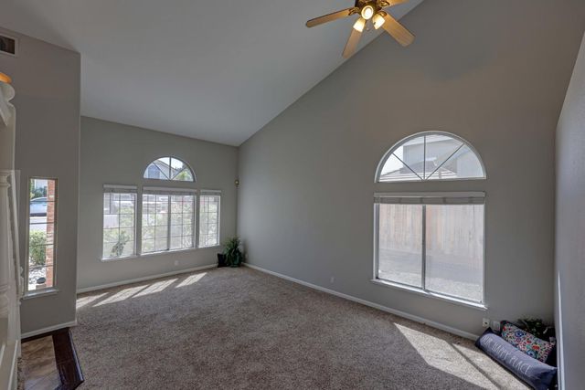 6428 Emerald Dr, Rocklin, CA 95677