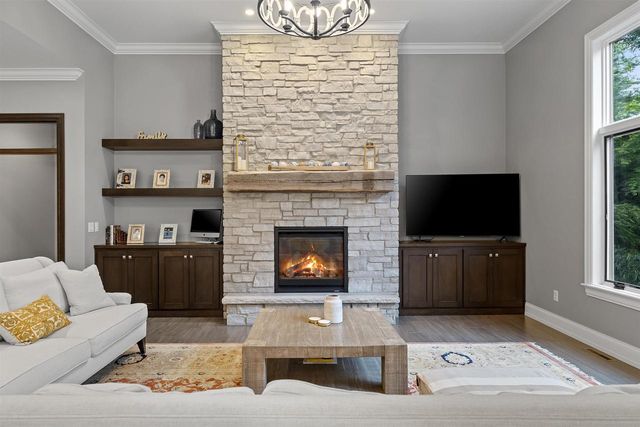 611 MARBLE ROCK CIRCLE, Green Bay, WI 54311