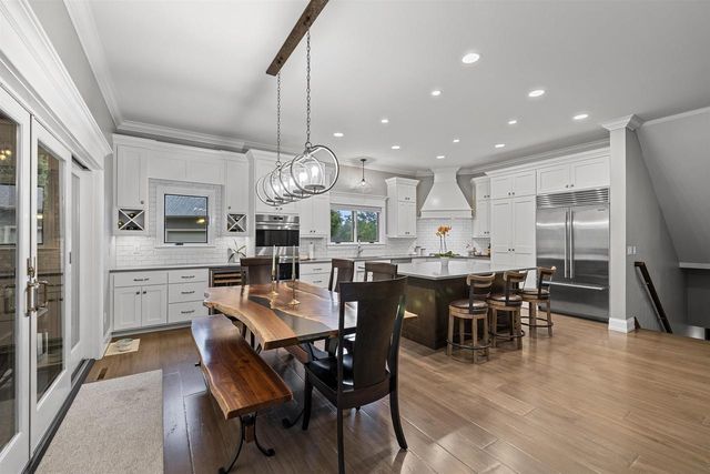 611 MARBLE ROCK CIRCLE, Green Bay, WI 54311