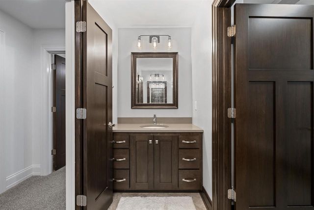 611 MARBLE ROCK CIRCLE, Green Bay, WI 54311