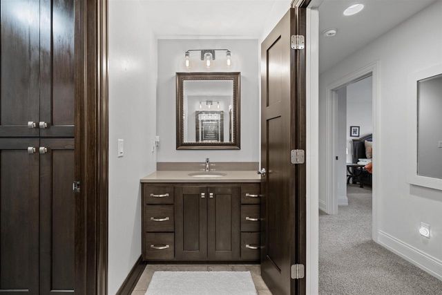 611 MARBLE ROCK CIRCLE, Green Bay, WI 54311