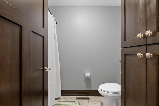 611 MARBLE ROCK CIRCLE, Green Bay, WI 54311