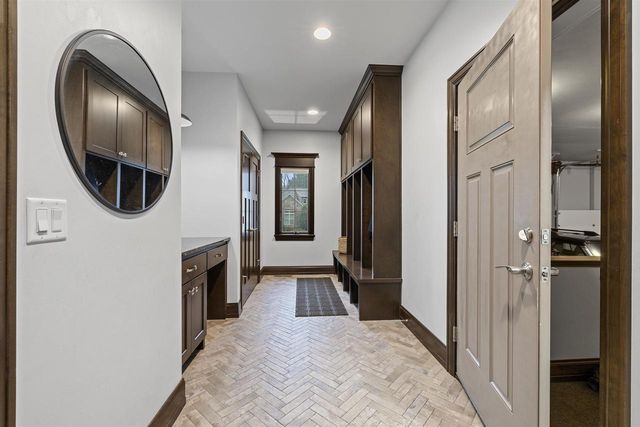 611 MARBLE ROCK CIRCLE, Green Bay, WI 54311