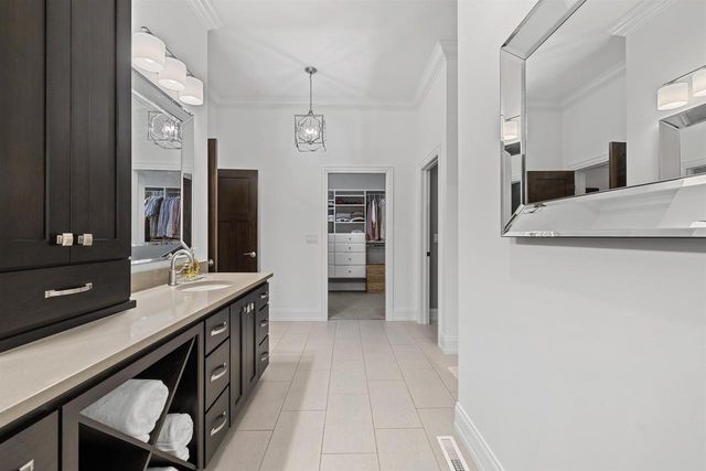 611 MARBLE ROCK CIRCLE, Green Bay, WI 54311