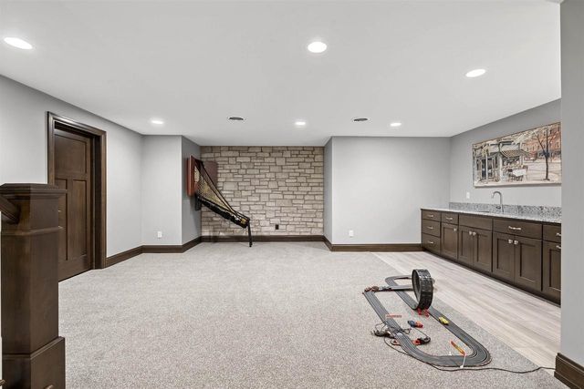 611 MARBLE ROCK CIRCLE, Green Bay, WI 54311