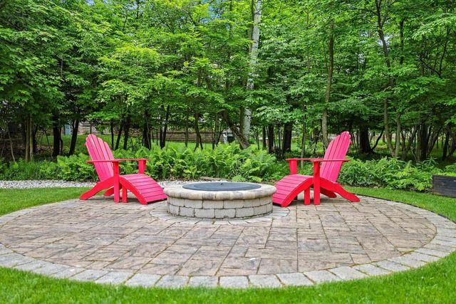 611 MARBLE ROCK CIRCLE, Green Bay, WI 54311