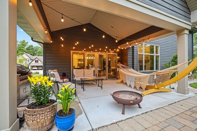 611 MARBLE ROCK CIRCLE, Green Bay, WI 54311