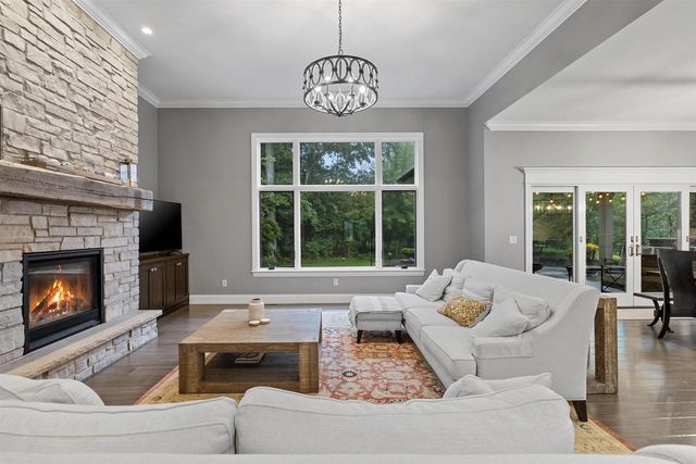 611 MARBLE ROCK CIRCLE, Green Bay, WI 54311