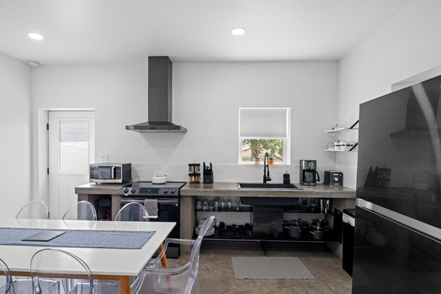 1407 W Sacramento, Marfa, TX 79843